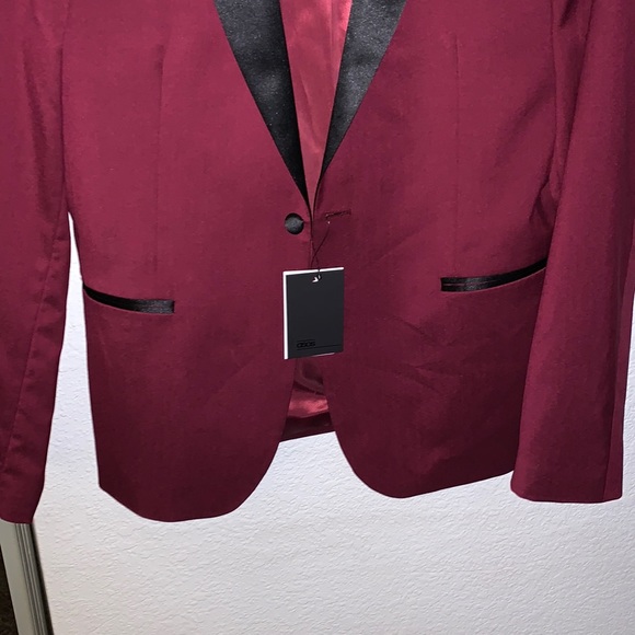 ASOS tuxedo blazer with black knot buttons and details - Picture 4 of 8